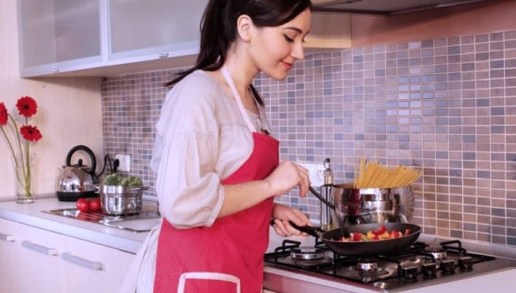 5 Tips Memasak Praktis untuk Ibu Bekerja