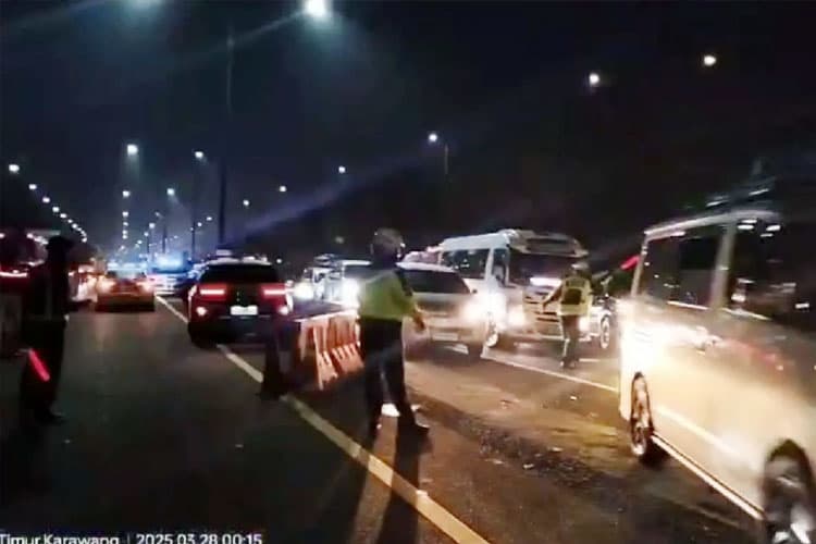 Perpanjangan Jalur Contraflow di Tol Jakarta-Cikampek untuk Arus Mudik 2025