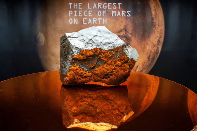Meteorit Mars Terbesar di Bumi Terjual Rp85,8 Miliar di Sotheby’s