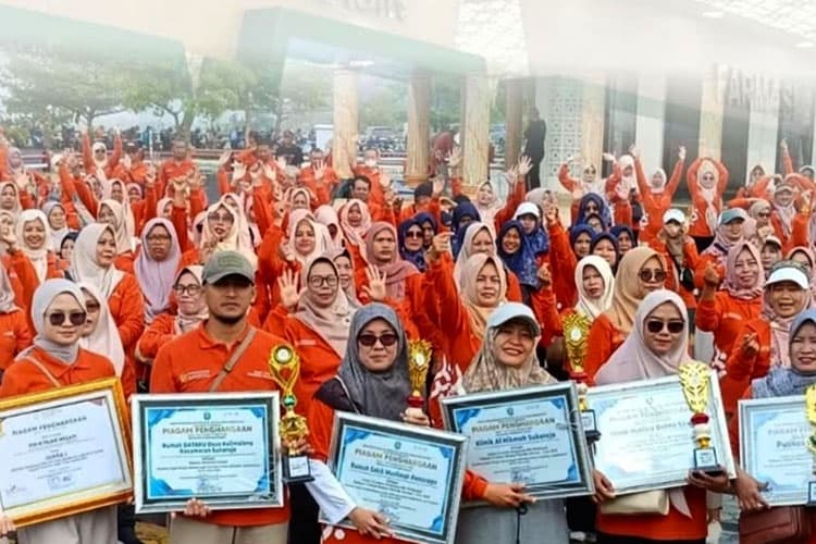 RSU Muslimat Ponorogo Raih Juara 3 Layanan KB Terbanyak di Peringatan Harganas ke-32