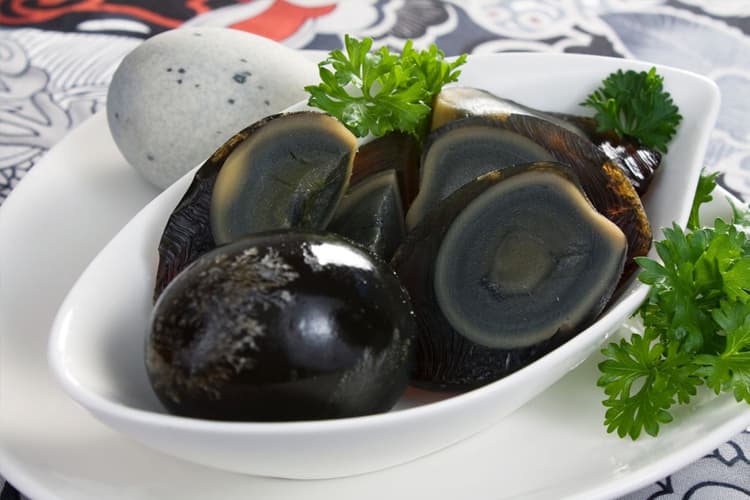 Telur Pitan atau Telur Seribu Tahun, Cikal Bakal Telur Asin?