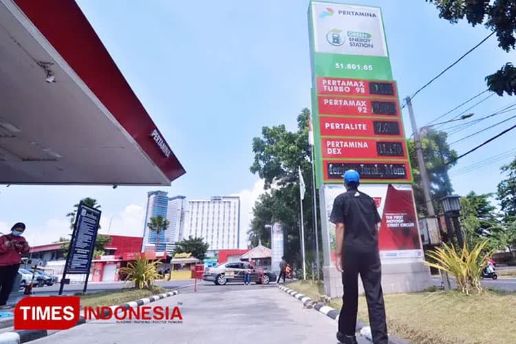 Update Harga BBM, Pertamina Dex Naik Jadi Rp14.200/Liter, Pertalite Tetap Rp10.000