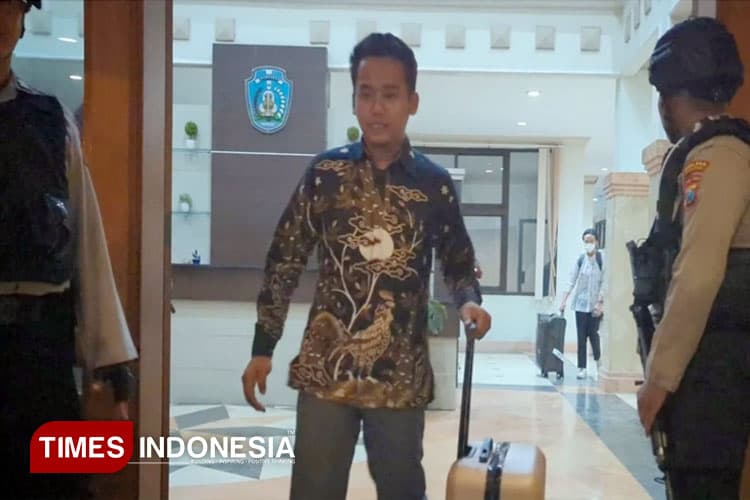 KPK Angkut Tiga Koper Dokumen Usai Geledah Ruang Bupati dan Sekda Ponorogo Selama Enam Jam