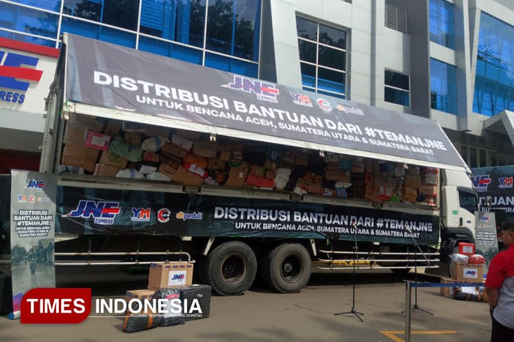 JNE Salurkan 500 Ton Bantuan untuk Korban Banjir dan Longsor Sumatra–Aceh