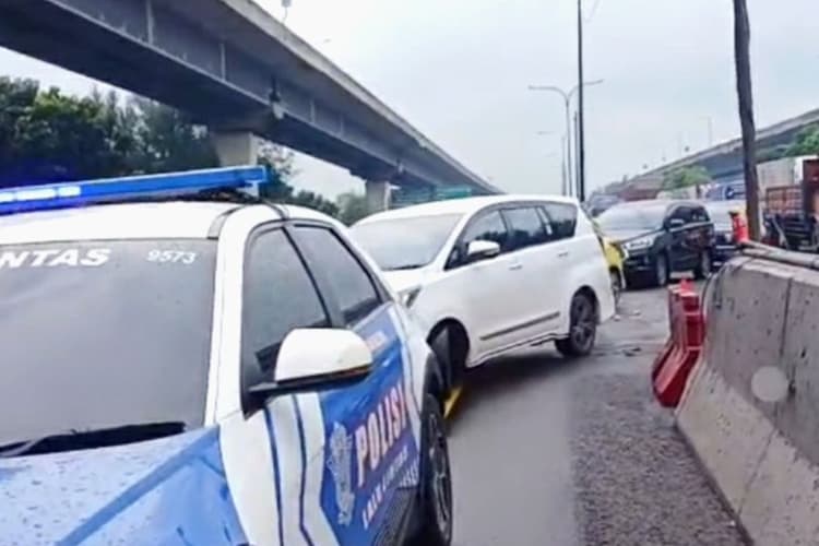 Jasa Marga Terapkan Contraflow di Tol Jakarta-Cikampek KM 47 hingga KM 65