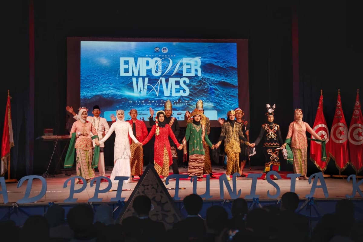 Milad ke-32 PPI Tunisia, Busana Adat Nusantara Unjuk Gigi di Panggung Global