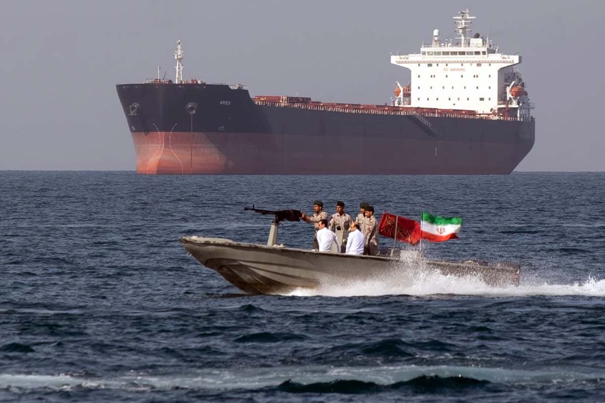 Harga Minyak Dunia Melonjak akibat Serangan AS ke Iran