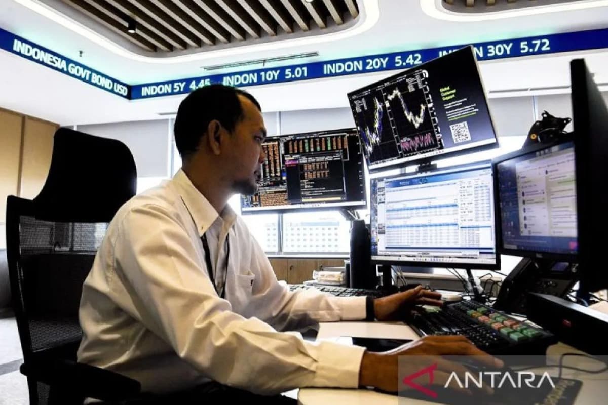 Bayang-Bayang Perang Tekan IHSG, OJK Siaga Redam Arus Modal Keluar