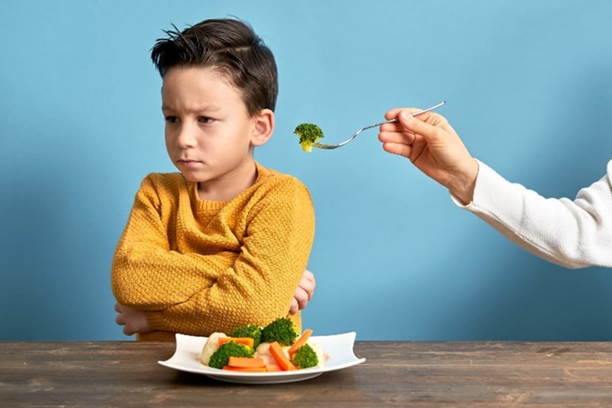 Rahasia Mengatasi Anak Picky Eater: Trik Sensorik yang Disarankan Dokter Anak