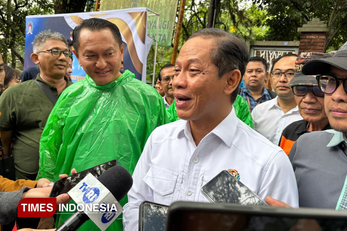 Pulihkan Sungai, Gemabudhi Bersama Menteri LH dan Kemenag Tuang 10 Ribu Ecoenzyme