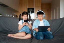 Inggris Batasi Akses Medsos dan Chatbot AI untuk Anak, Berlaku Musim Semi 2027